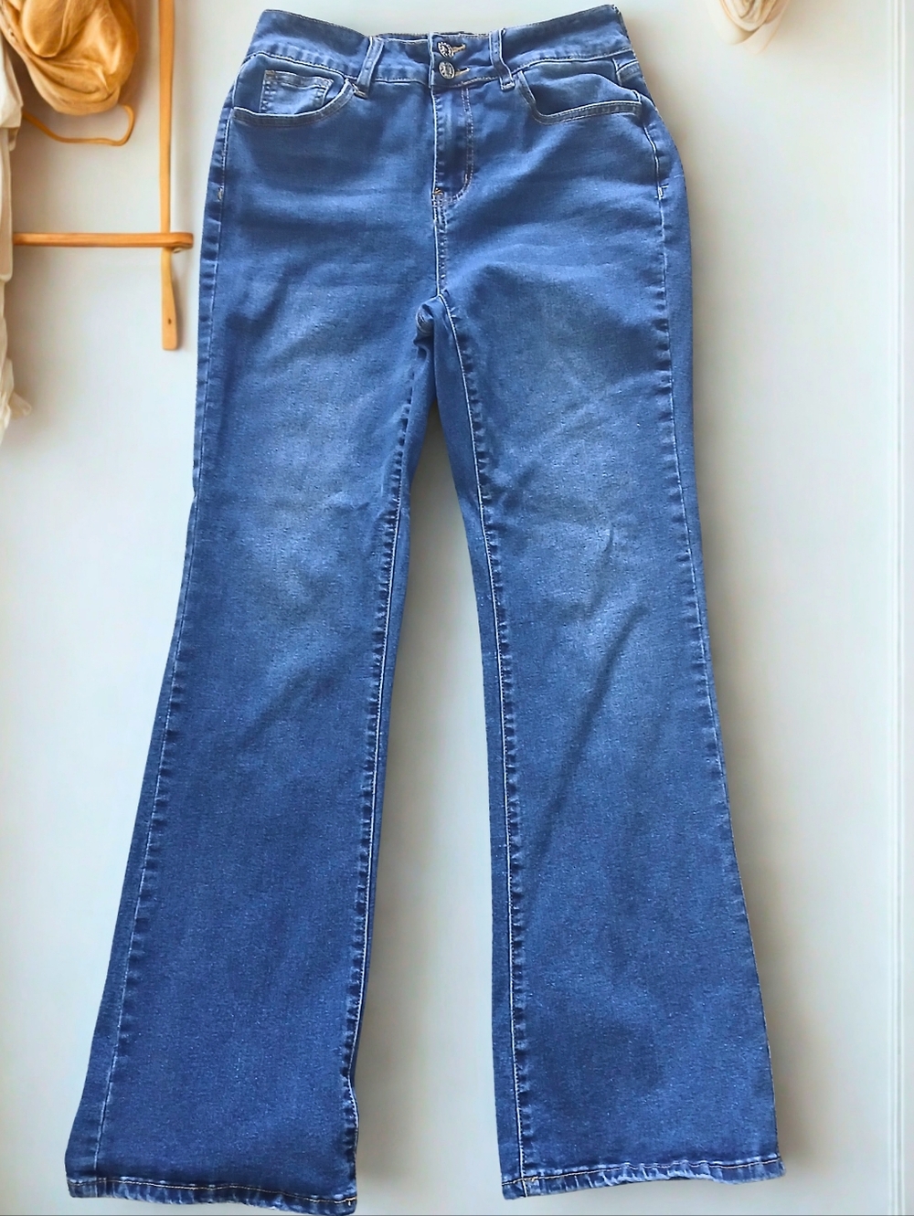 Universal Thread Flared Wide Leg Jeans in Size Medium